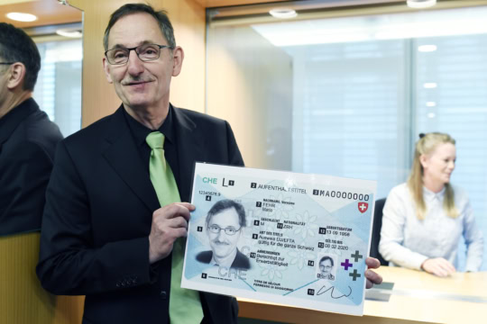 Nachhilfe für Mario Fehr