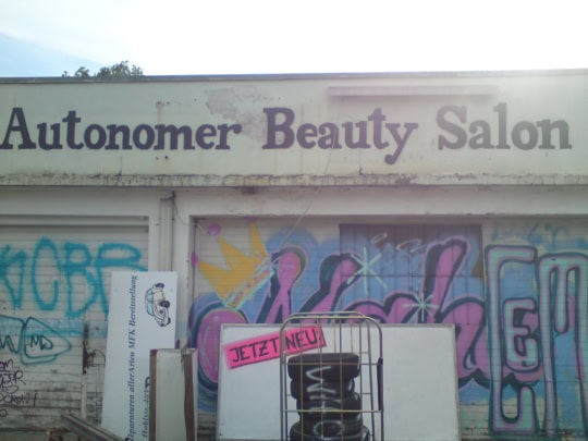 Kreis-9-GemeinderätInnen fordern: Gebt dem Beauty-Salon eine Chance!