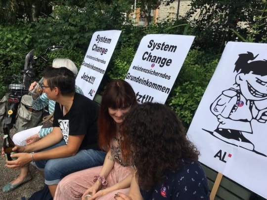 AL Frauen* an der Mega-Demo vom 14. Juni