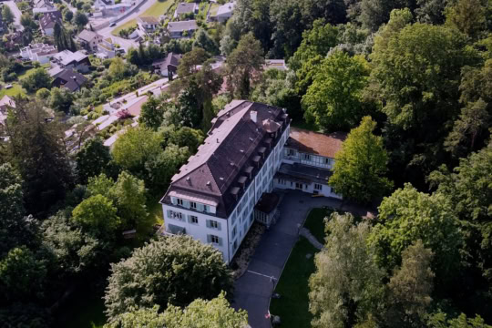 Viele minderjährige Geflüchtete auf wenig Platz und ohne ausreichende Betreuung