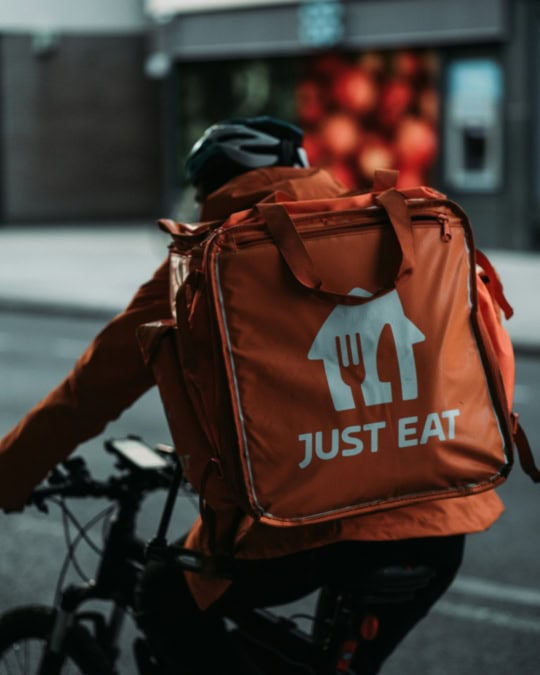Hunderte Entlassungen bei Just Eat – Kanton muss reagieren!